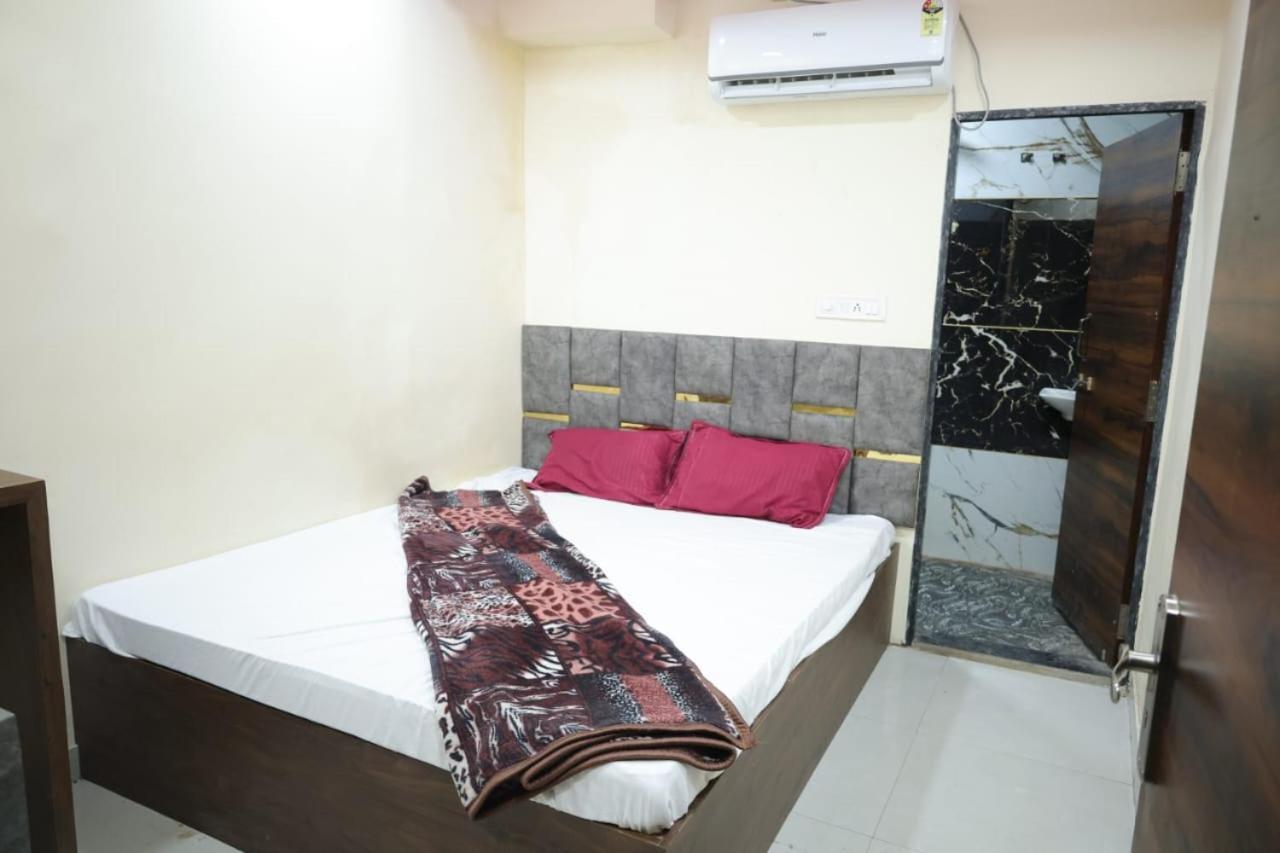 Hotel Shree Kalbhairav Kripa اوجاين المظهر الخارجي الصورة